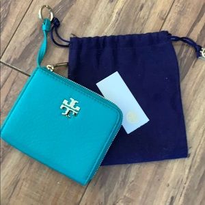 Tory Burch Mercer half zip card case